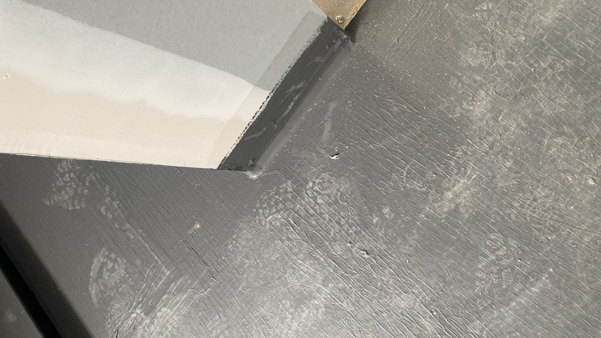 Protecting the membrane before the tiler